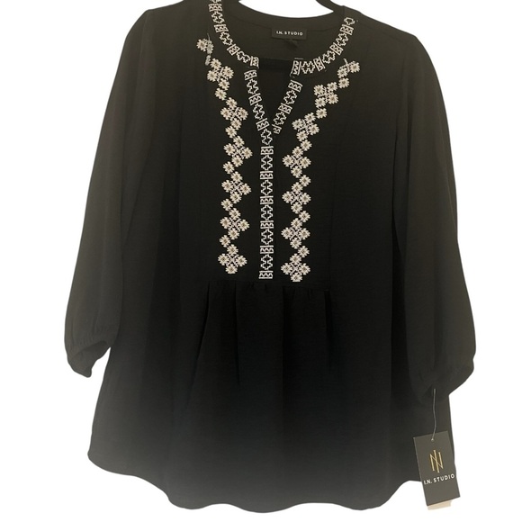 I.N. Studio Black Embroidered Women's Top - Picture 2 of 7